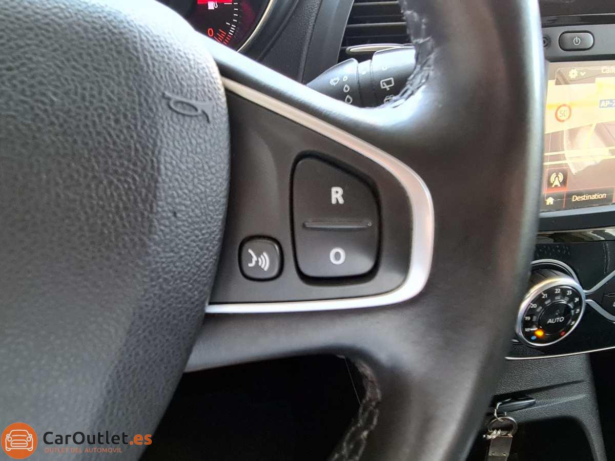 19 - Renault Captur 2017