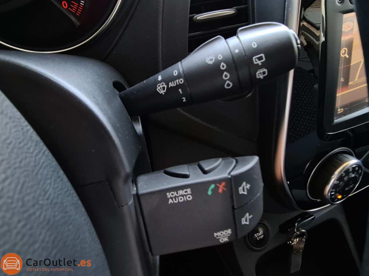 21 - Renault Captur 2017