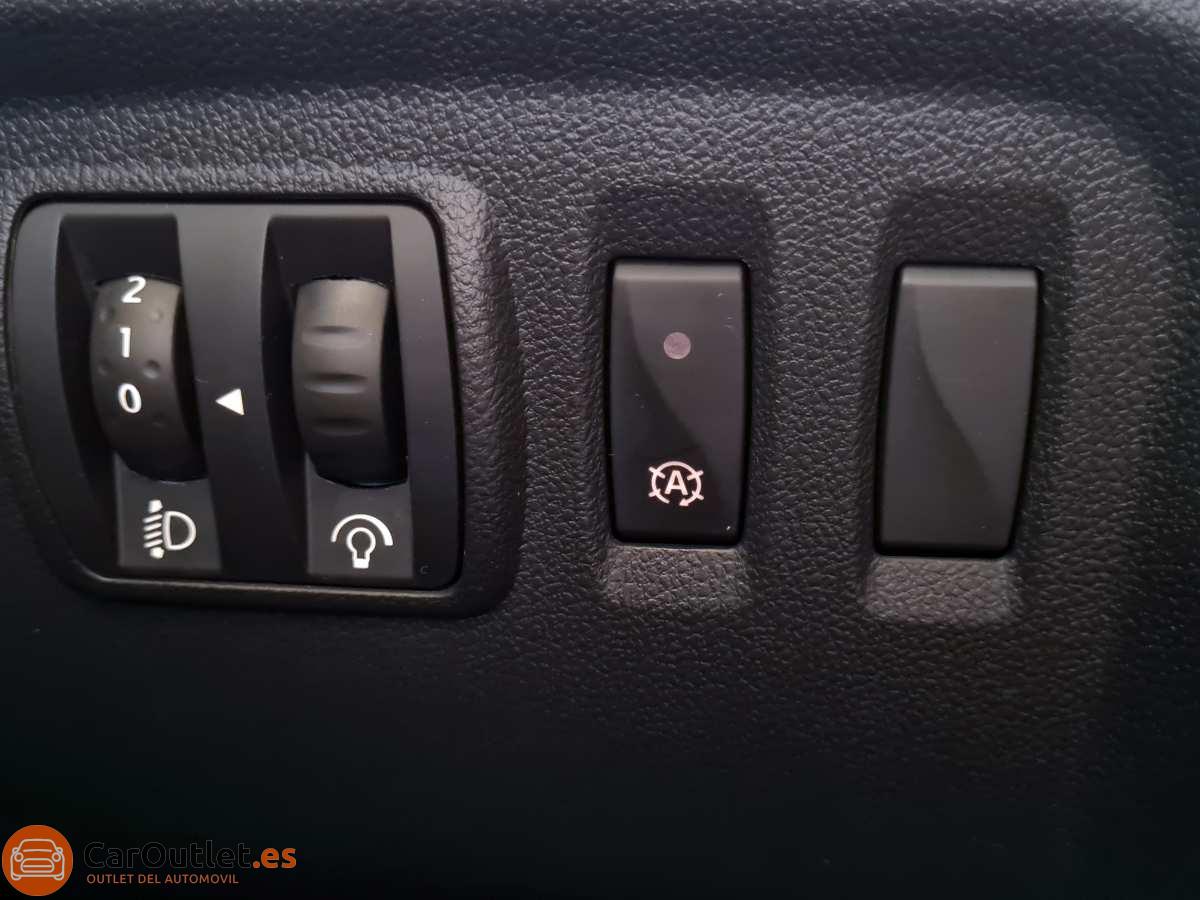 23 - Renault Captur 2017