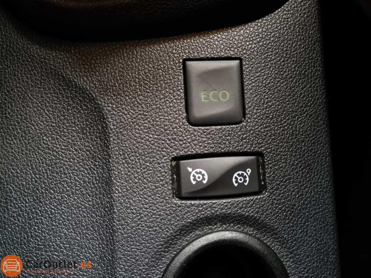 26 - Renault Captur 2017