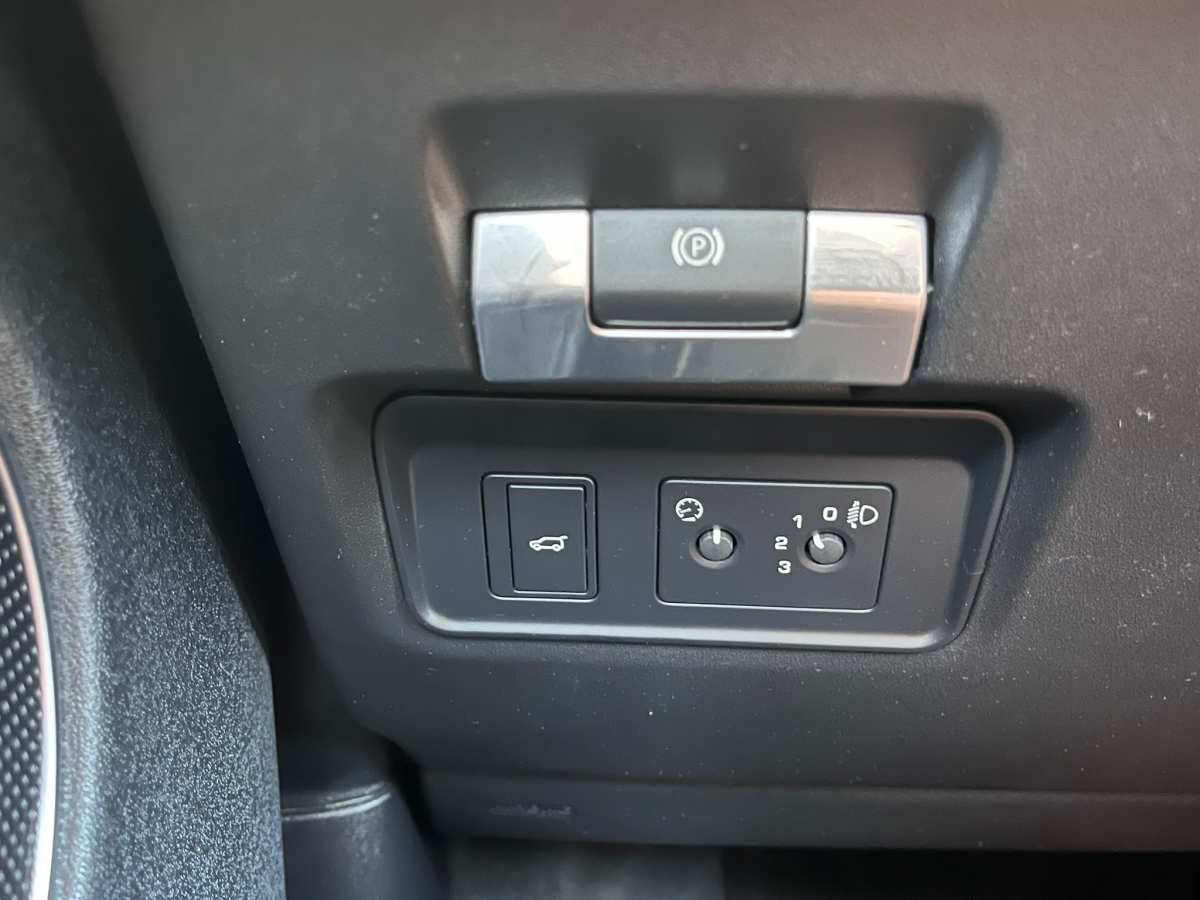 36 - Land Rover Discovery Sport 2020 - AUTO