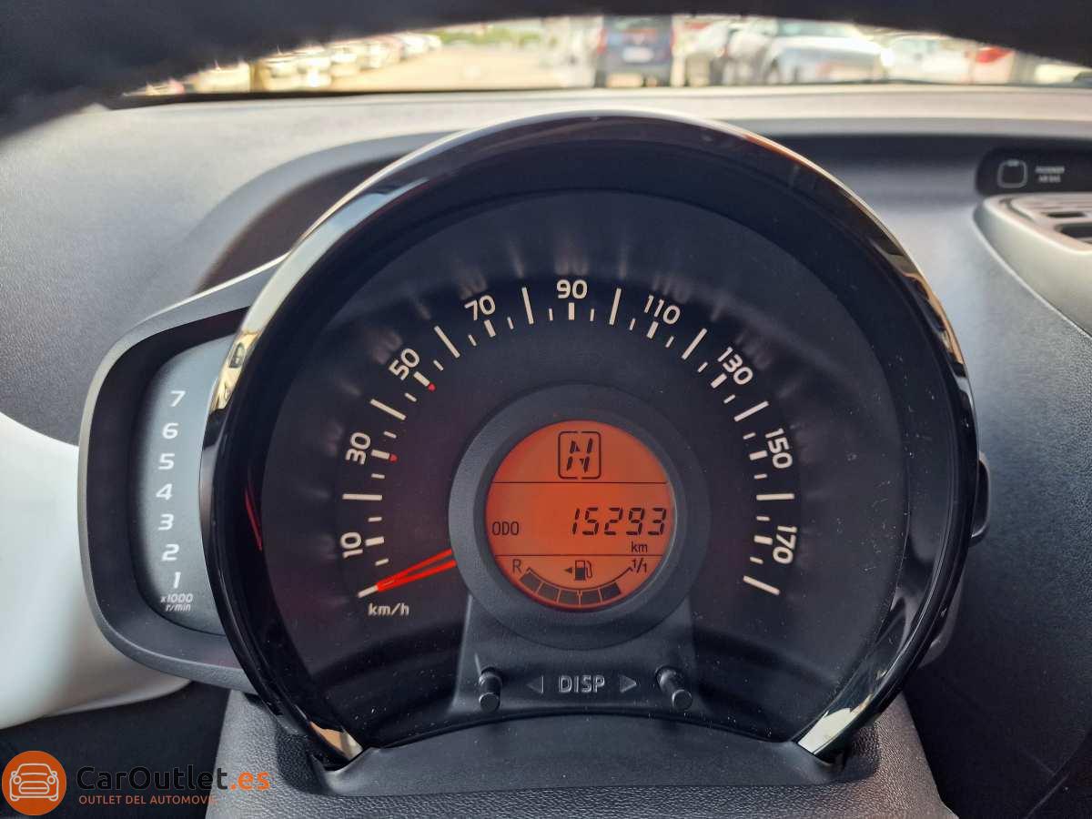 16 - Peugeot 108 2019 - AUTO