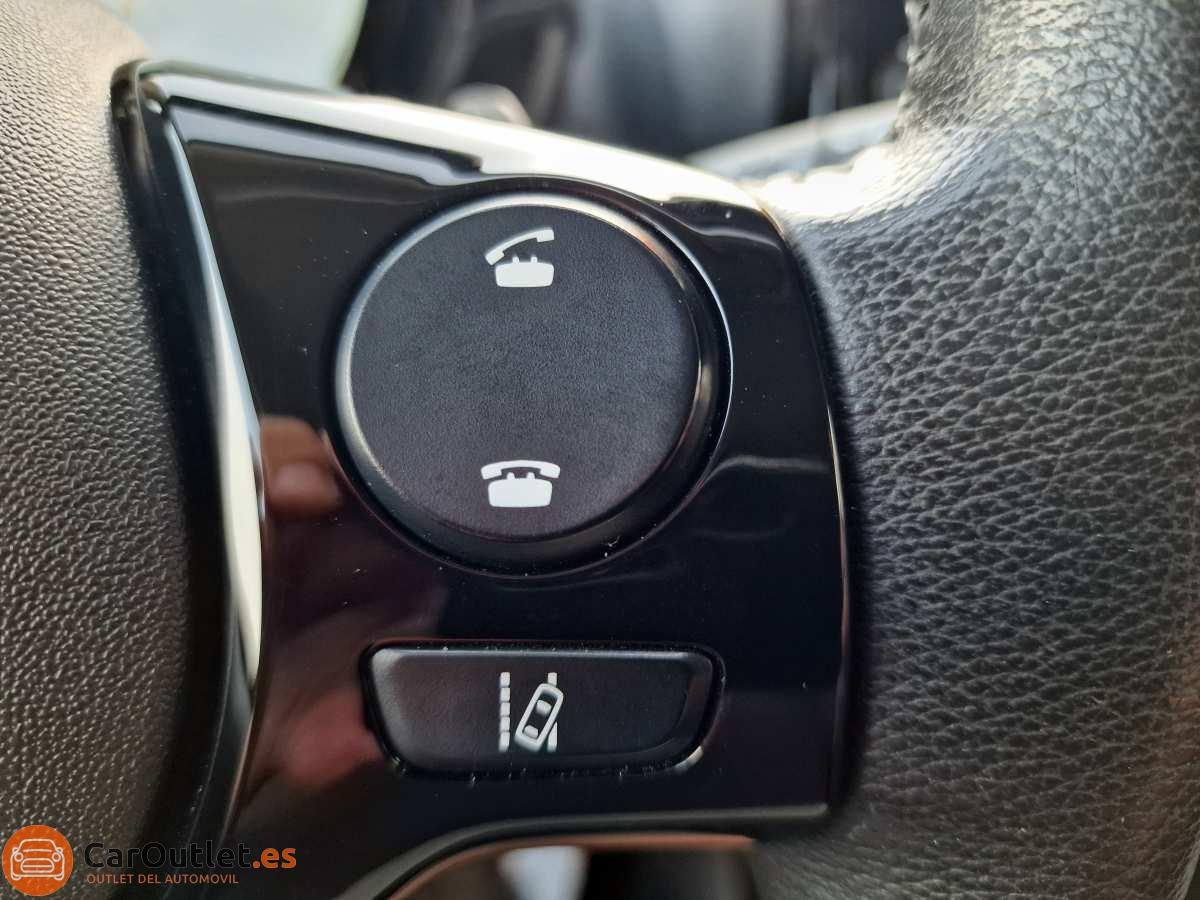 27 - Peugeot 108 2019 - AUTO
