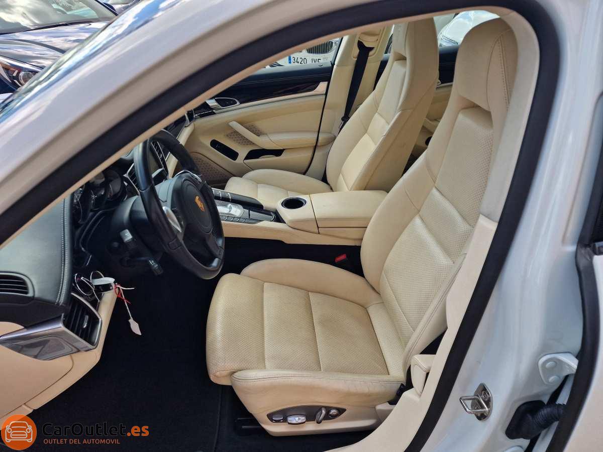 12 - Porsche Panamera 2015 - AUTO