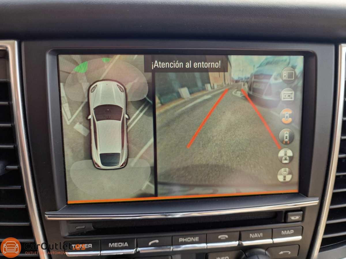 26 - Porsche Panamera 2015 - AUTO