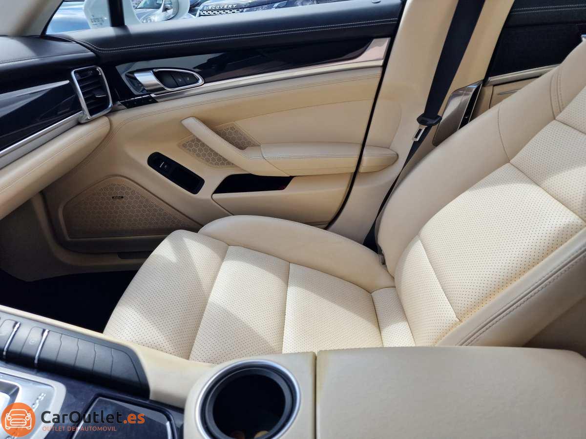 28 - Porsche Panamera 2015 - AUTO