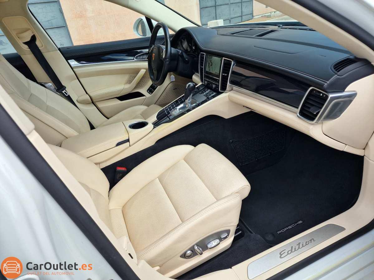 33 - Porsche Panamera 2015 - AUTO