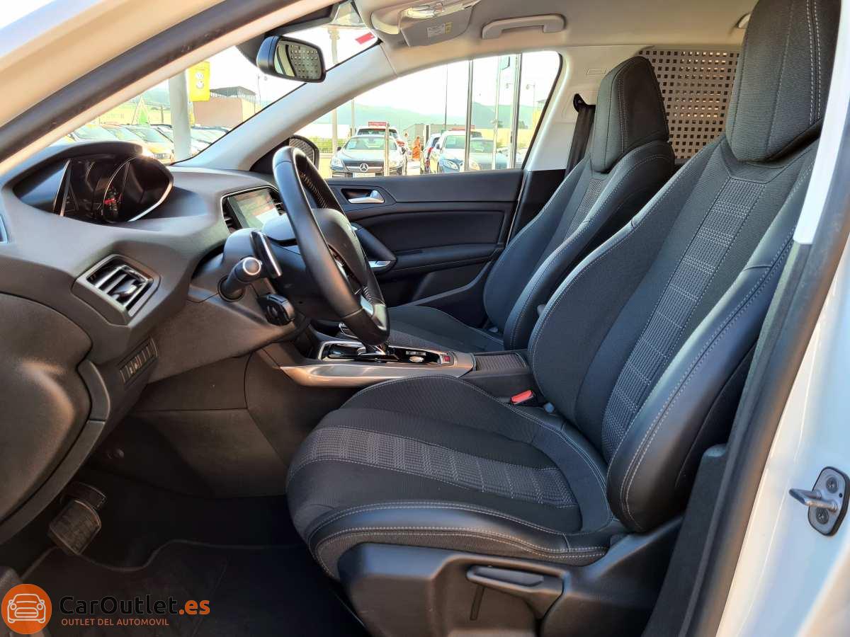 9 - Peugeot 308 2019 - AUTO