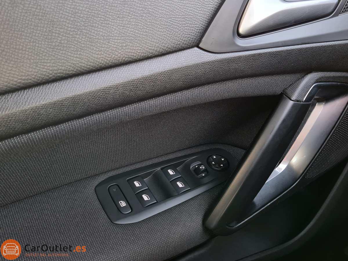 27 - Peugeot 308 2019 - AUTO