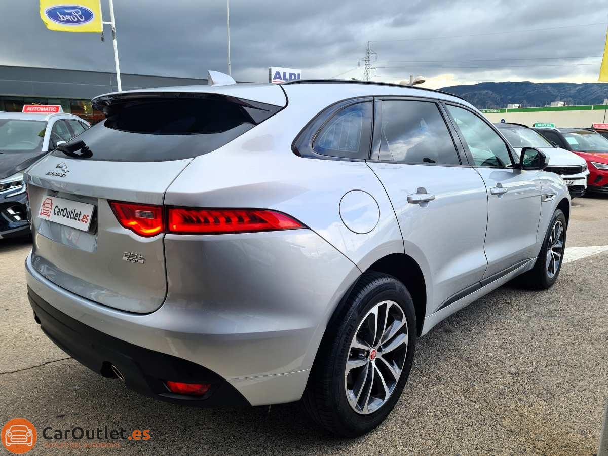 7 - Jaguar F-Pace 2019 - AUTO