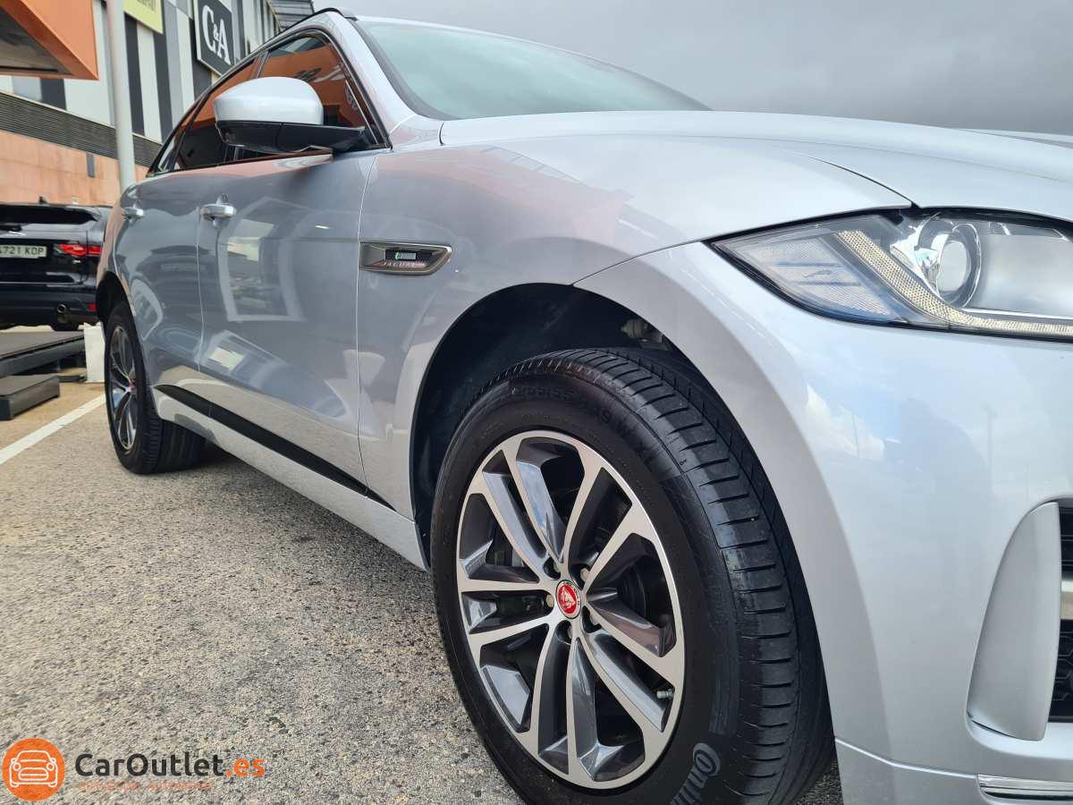11 - Jaguar F-Pace 2019 - AUTO