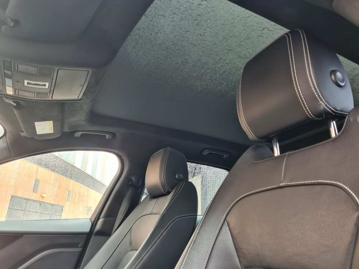 14 - Jaguar F-Pace 2019 - AUTO