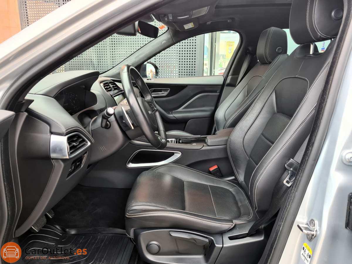 15 - Jaguar F-Pace 2019 - AUTO