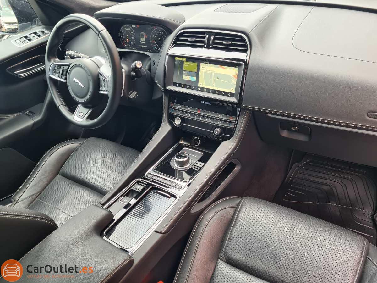 18 - Jaguar F-Pace 2019 - AUTO
