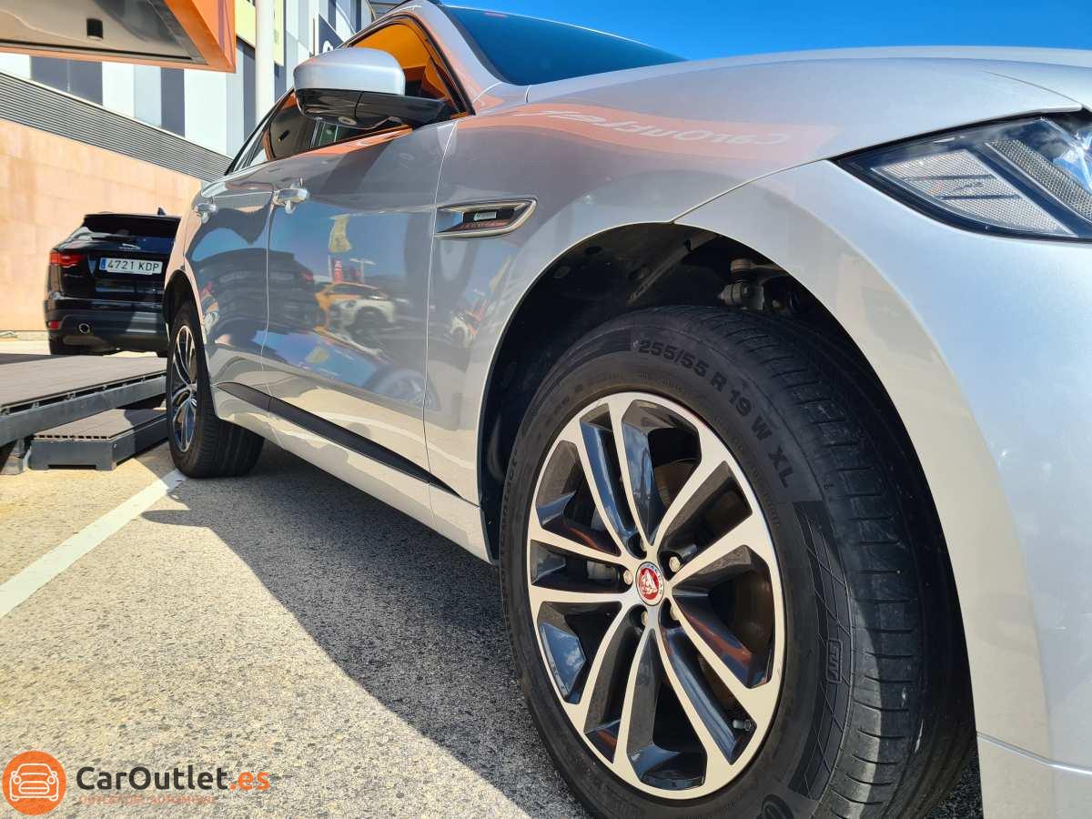 4 - Jaguar F-Pace 2019 - AUTO