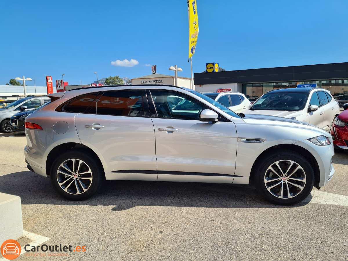 8 - Jaguar F-Pace 2019 - AUTO