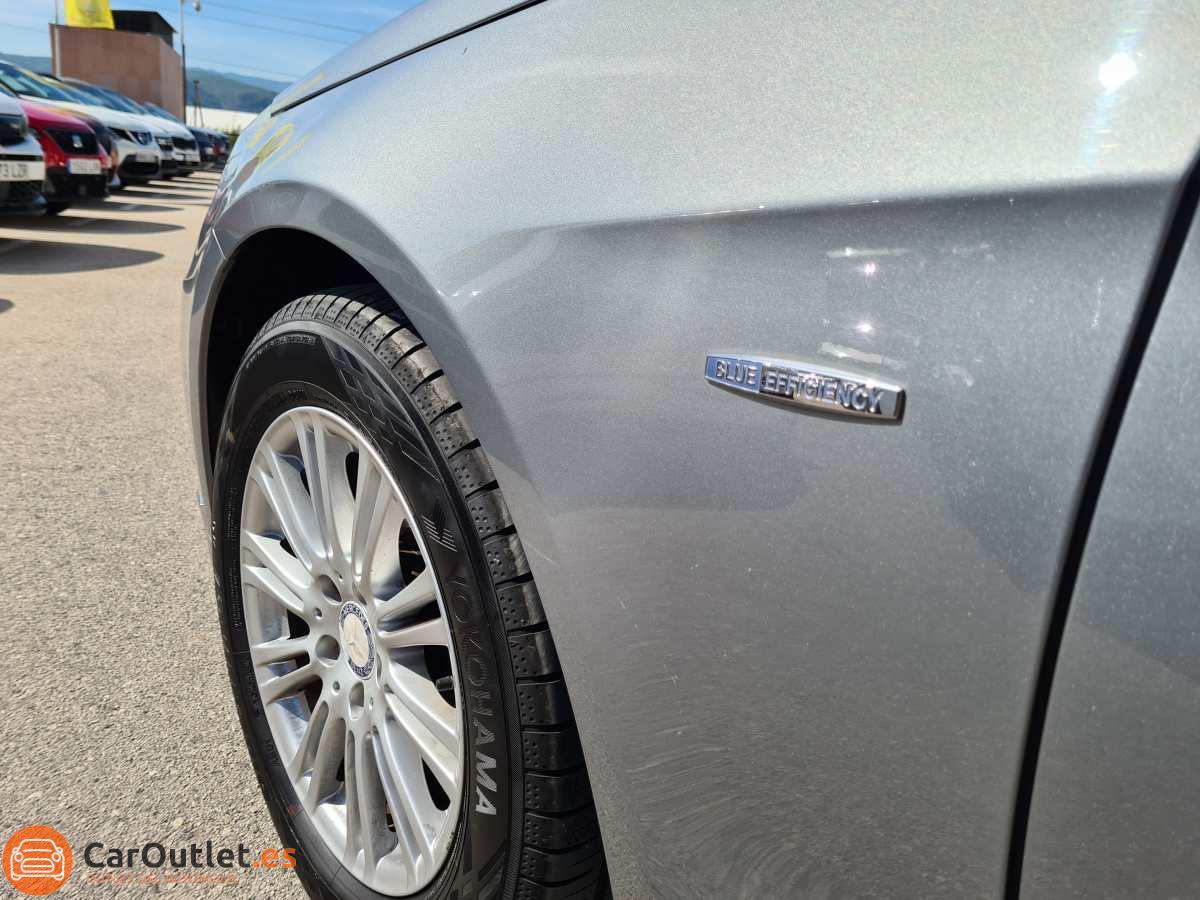 6 - Mercedes E Class 2011 - AUTO
