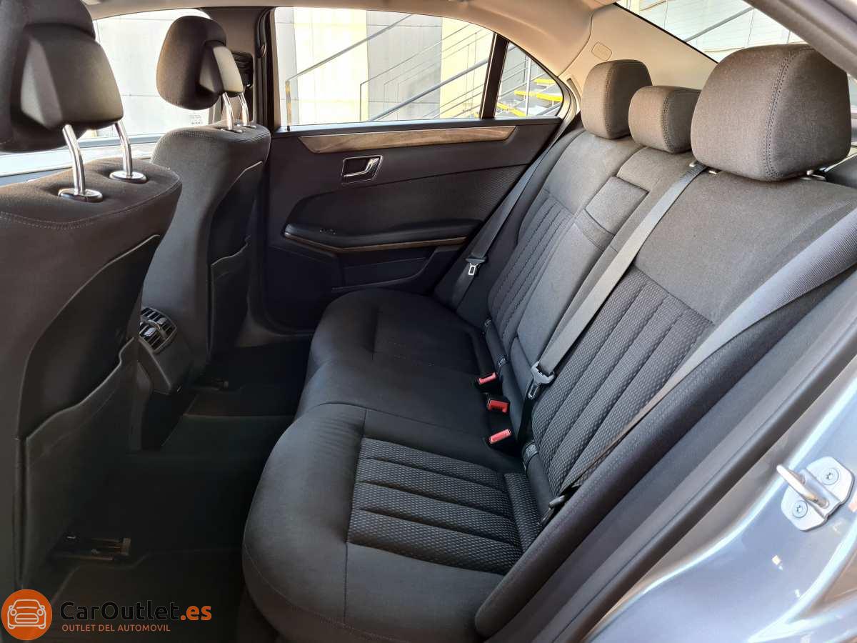 12 - Mercedes E Class 2011 - AUTO