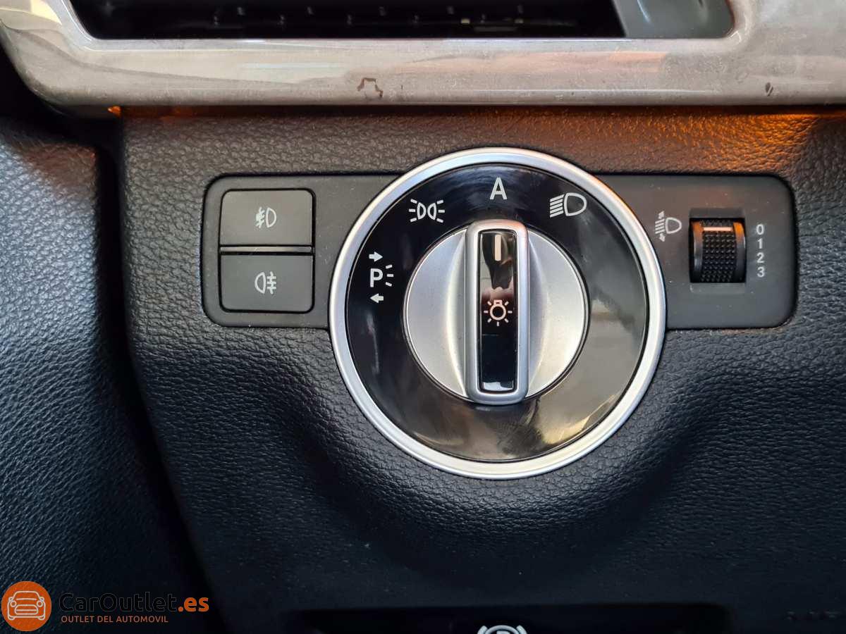 21 - Mercedes E Class 2011 - AUTO