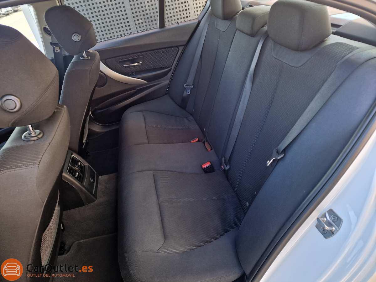 10 - BMW 3 Series 2016 - AUTO