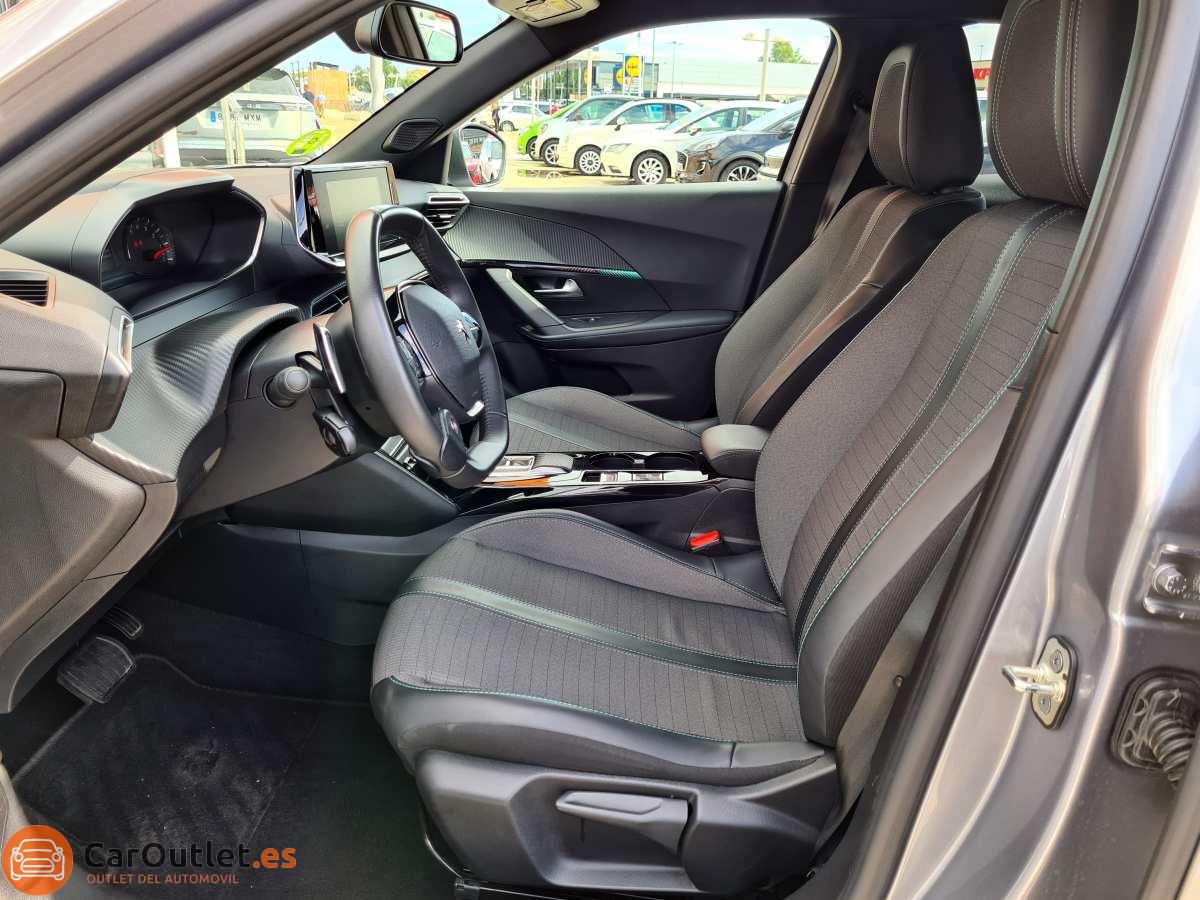 8 - Peugeot 2008 2023 - AUTO