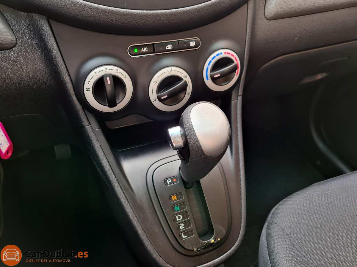 18 - Hyundai i10 2010 - AUTO