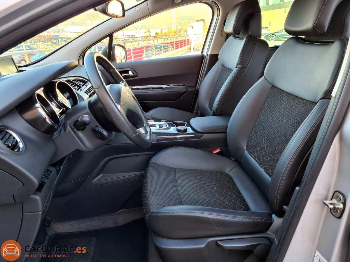11 - Peugeot 3008 2015 - AUTO