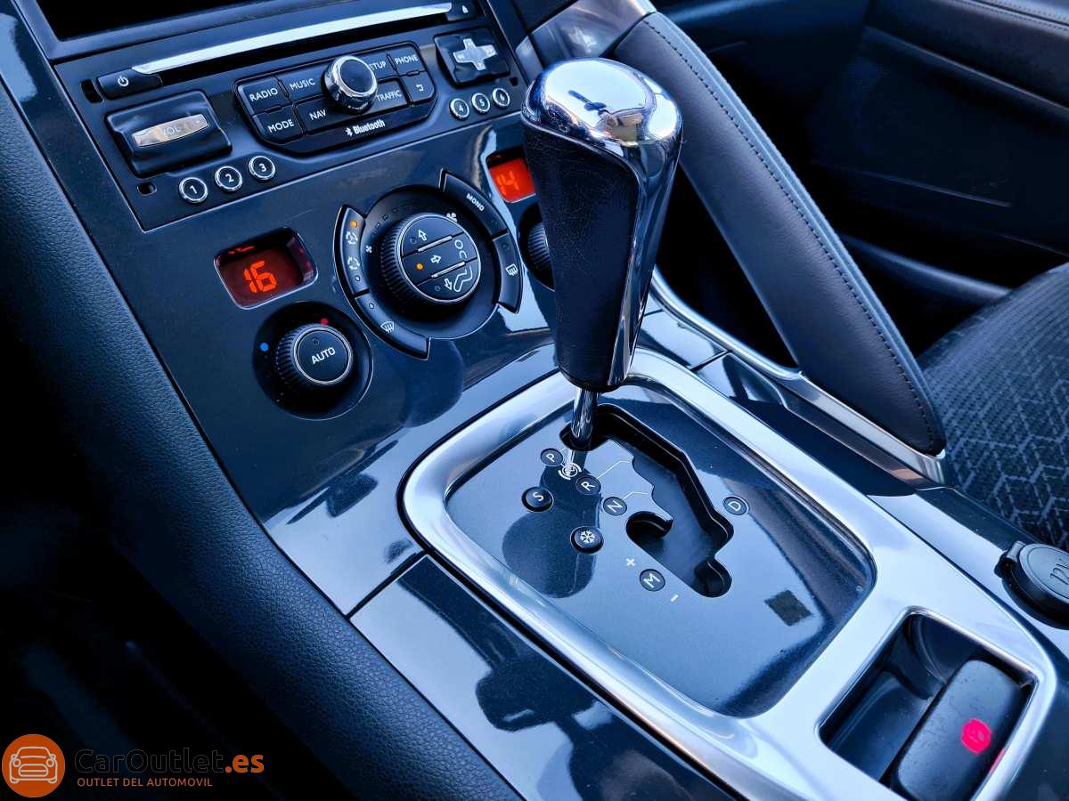 24 - Peugeot 3008 2015 - AUTO