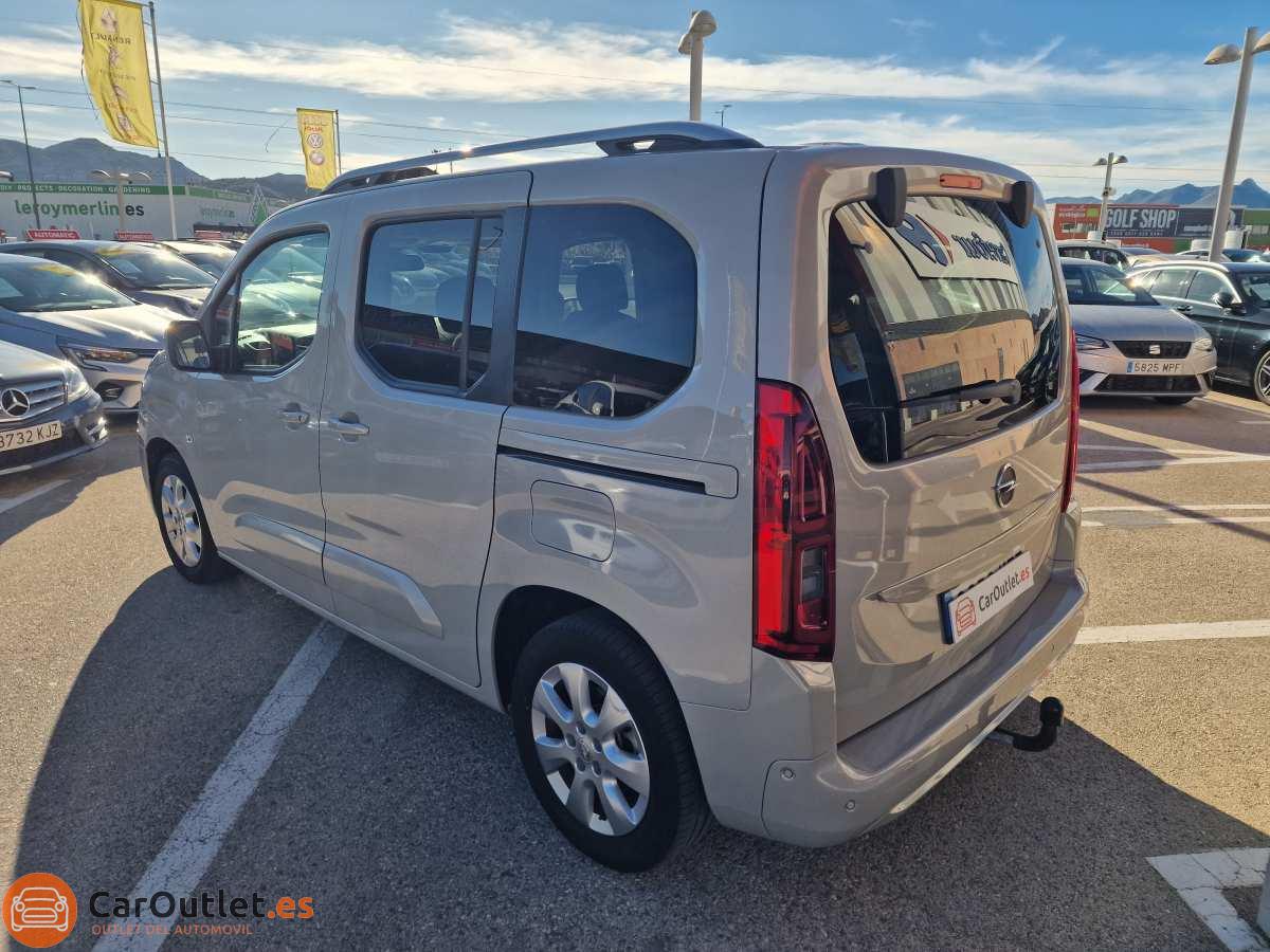 8 - Opel Combo 2019 - AUTO