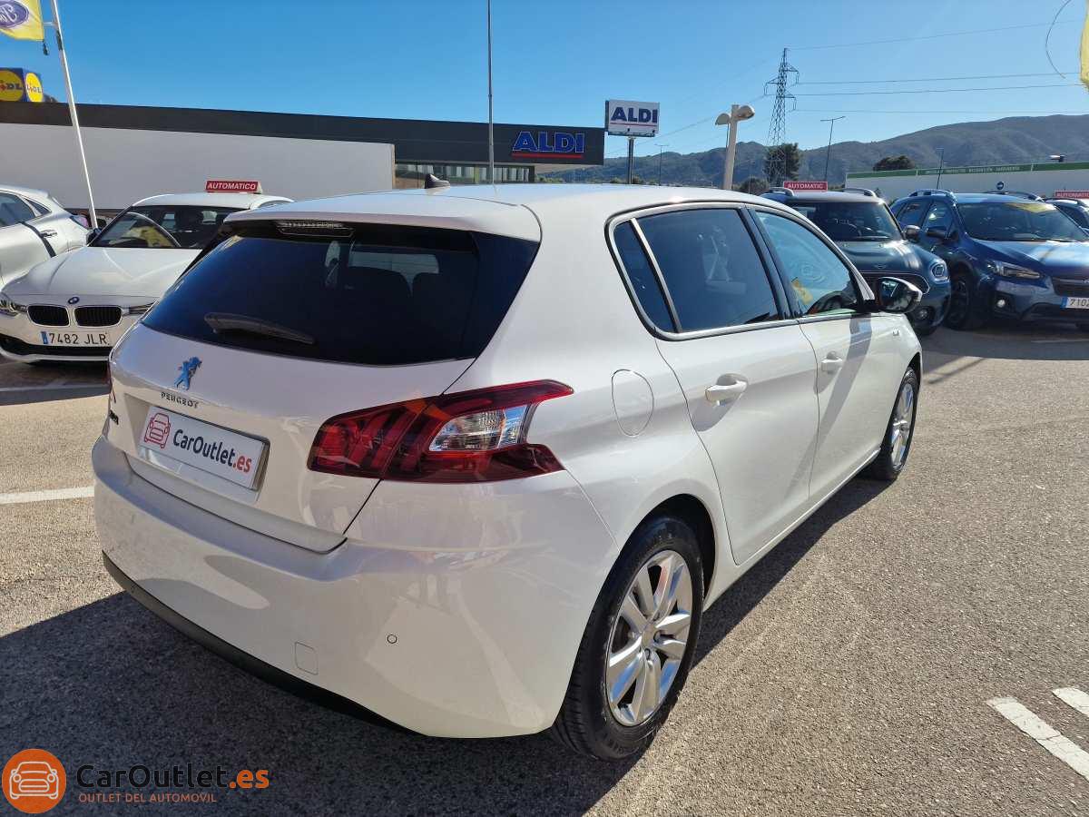 7 - Peugeot 308 2017