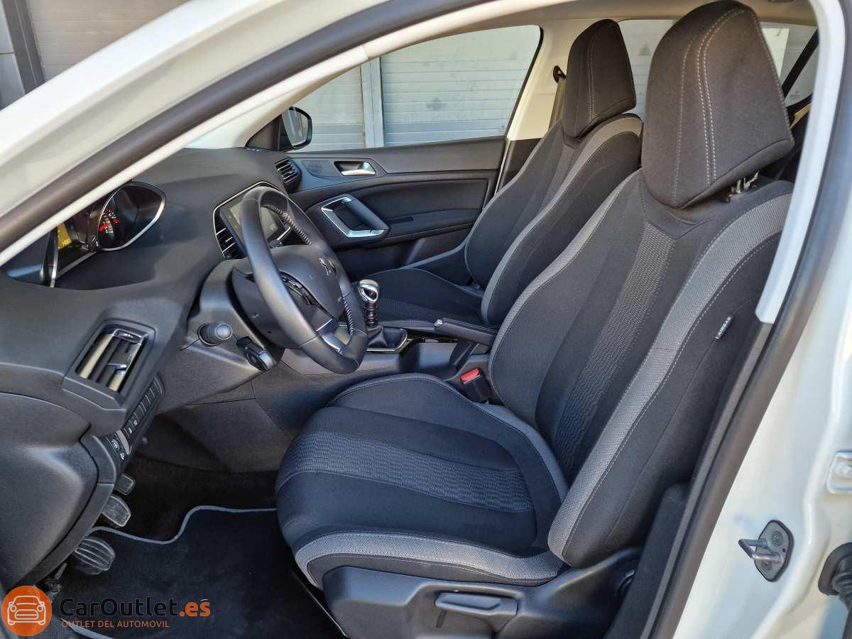 8 - Peugeot 308 2017