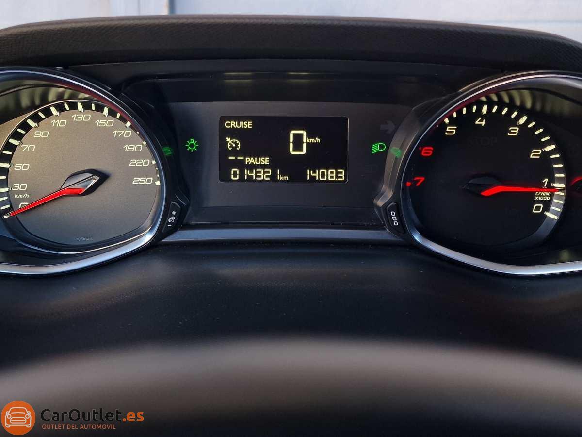 12 - Peugeot 308 2017