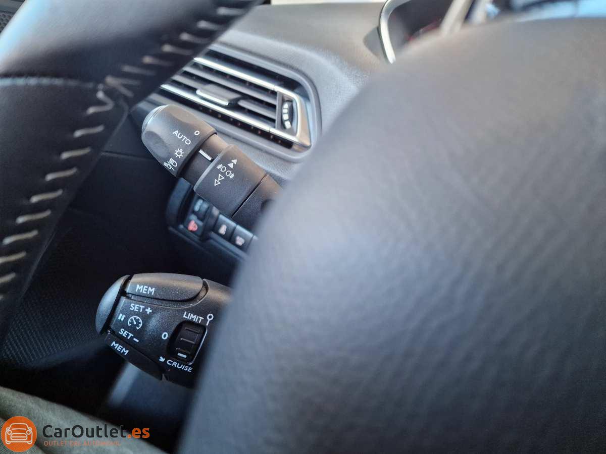 16 - Peugeot 308 2017