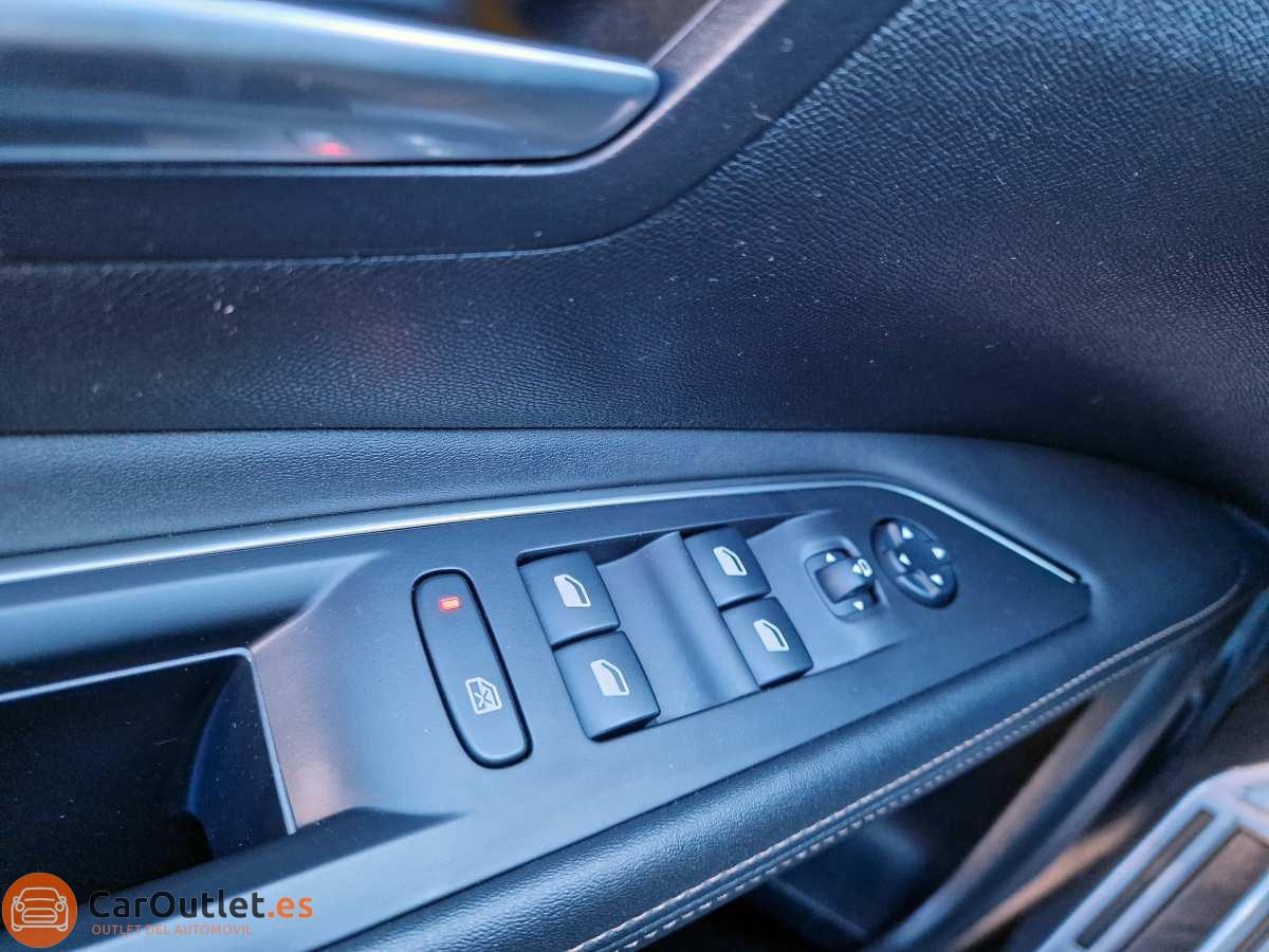 27 - Peugeot 3008 2019 - AUTO