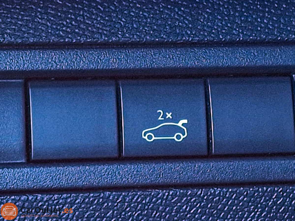 32 - Peugeot 3008 2019 - AUTO