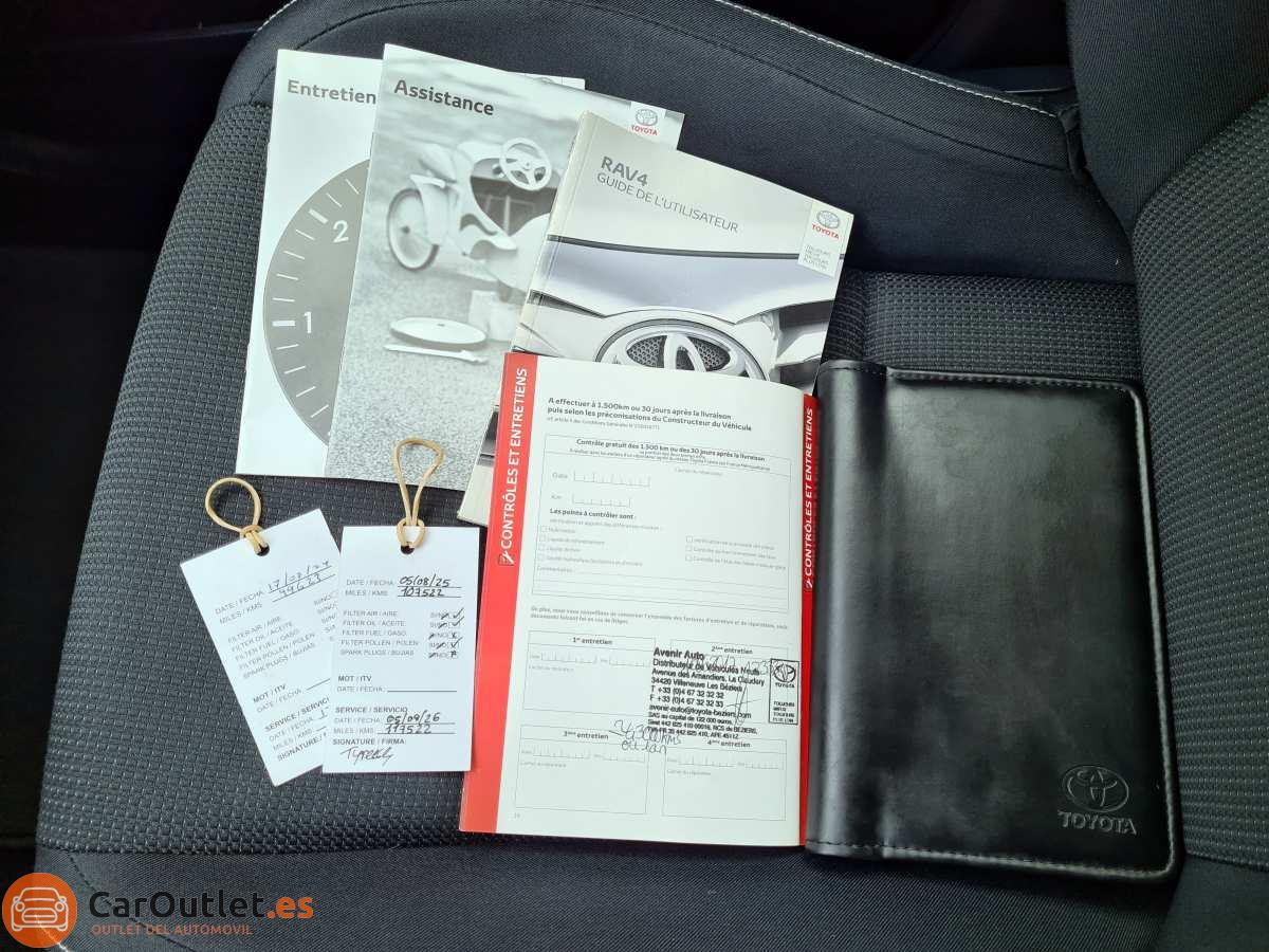 27 - Toyota RAV4 2016