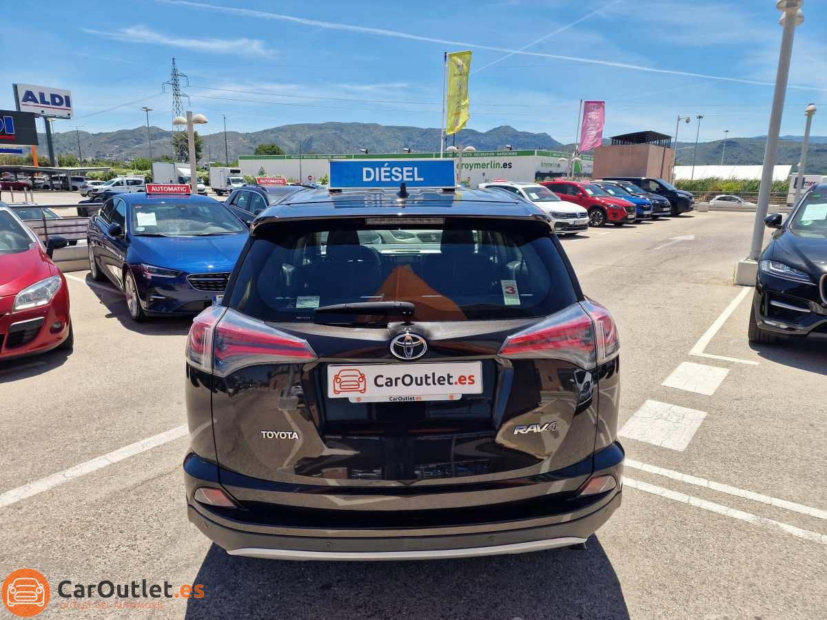 5 - Toyota RAV4 2016