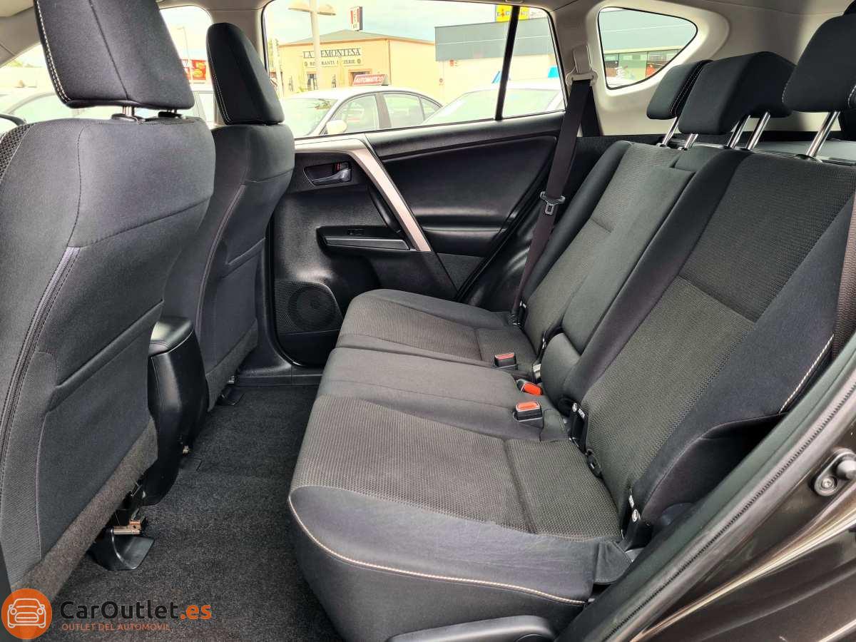 9 - Toyota RAV4 2016