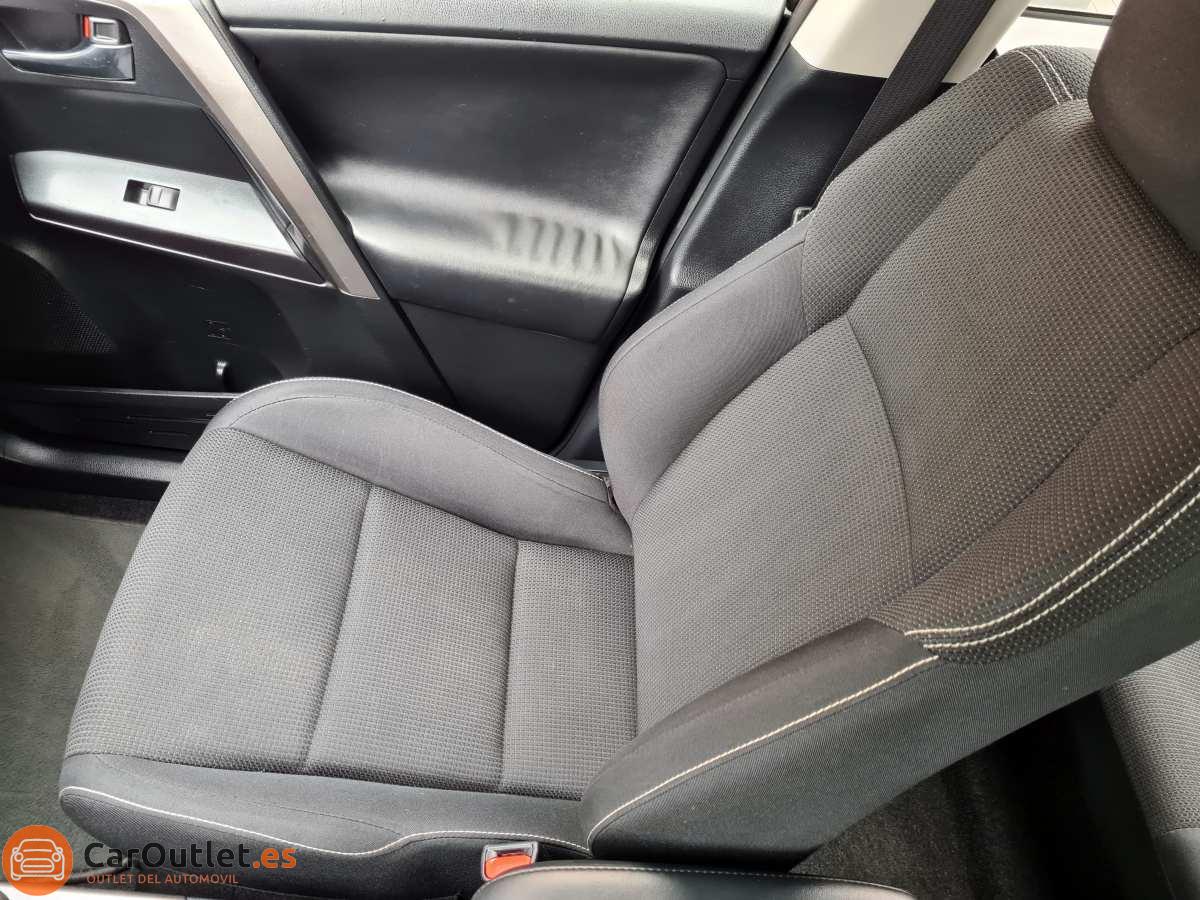 25 - Toyota RAV4 2016