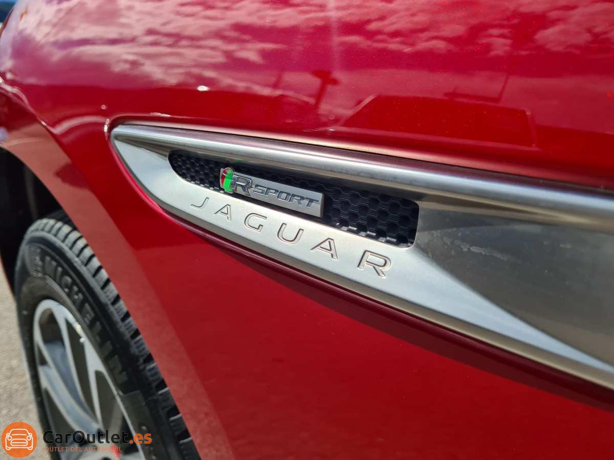 7 - Jaguar F-Pace 2016 - AUTO