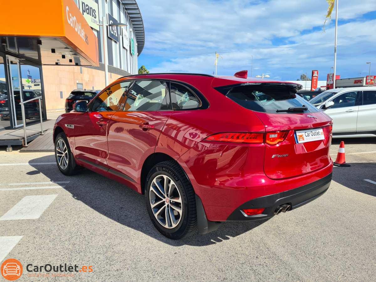 10 - Jaguar F-Pace 2016 - AUTO