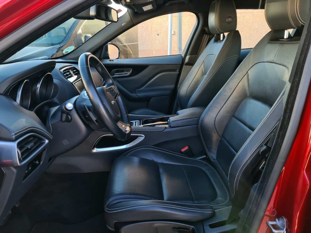 11 - Jaguar F-Pace 2016 - AUTO