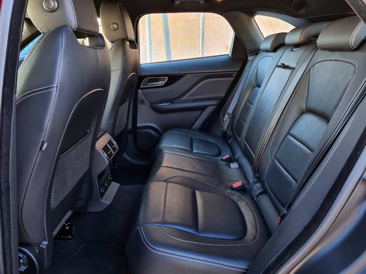 12 - Jaguar F-Pace 2016 - AUTO