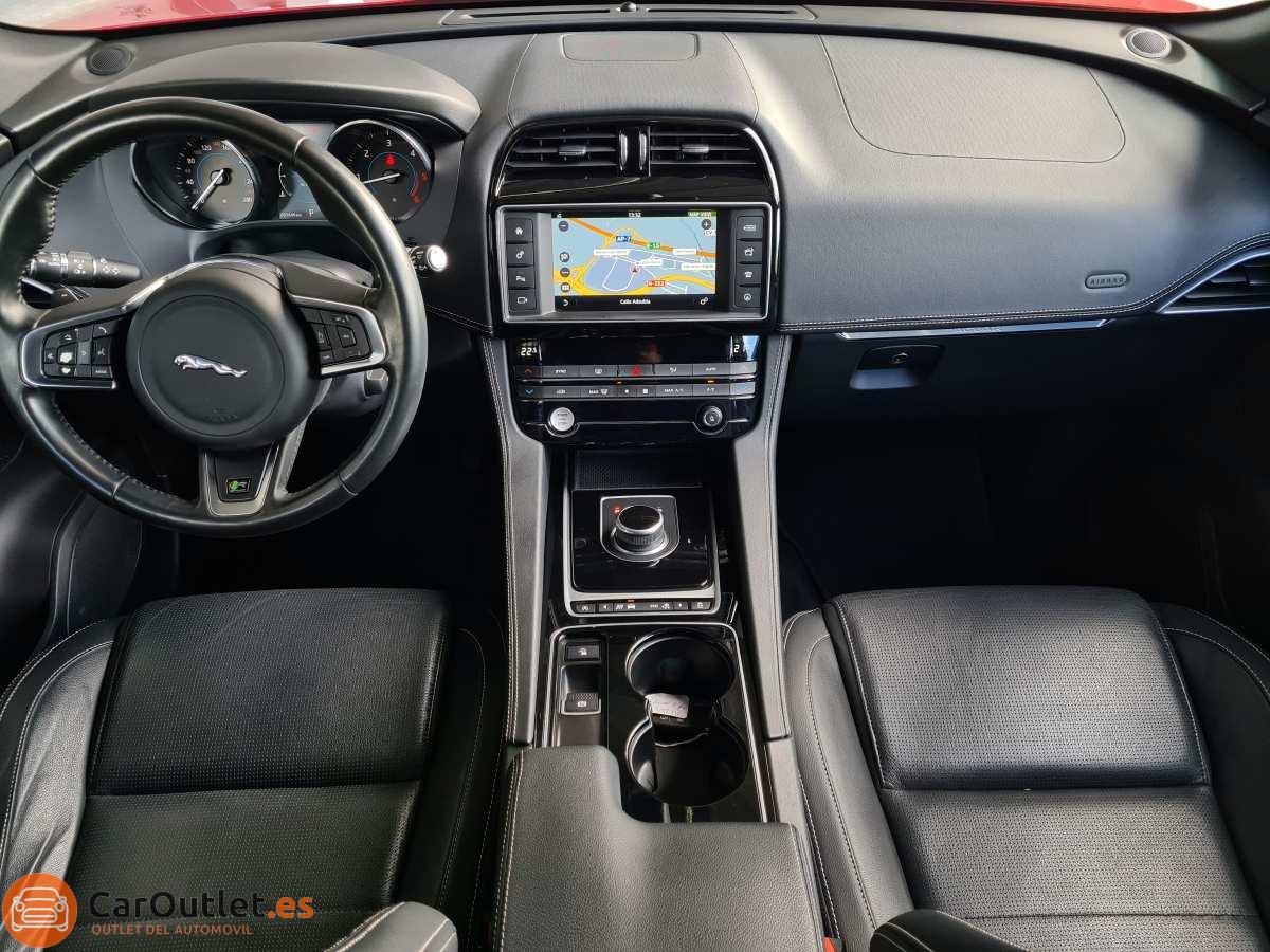 22 - Jaguar F-Pace 2016 - AUTO