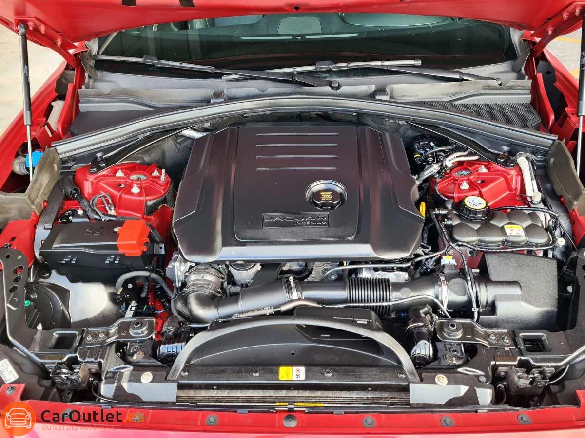 29 - Jaguar F-Pace 2016 - AUTO