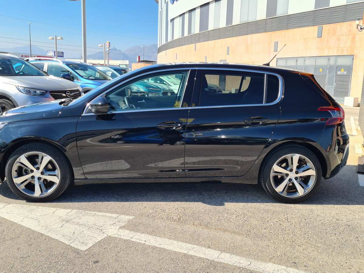 2 - Peugeot 308 2019