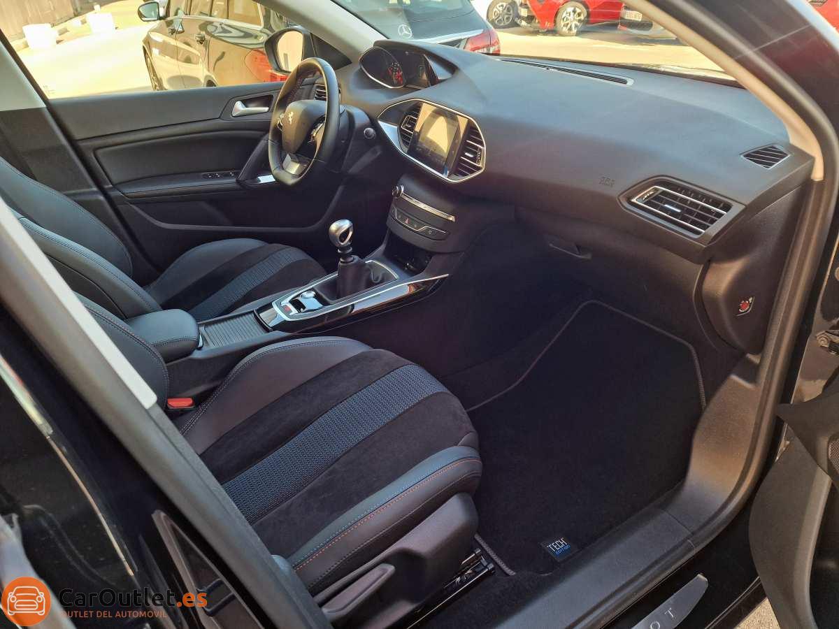 14 - Peugeot 308 2019