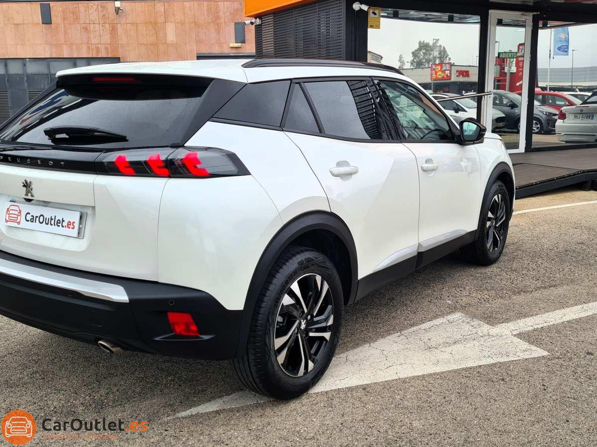8 - Peugeot 2008 2023 - AUTO