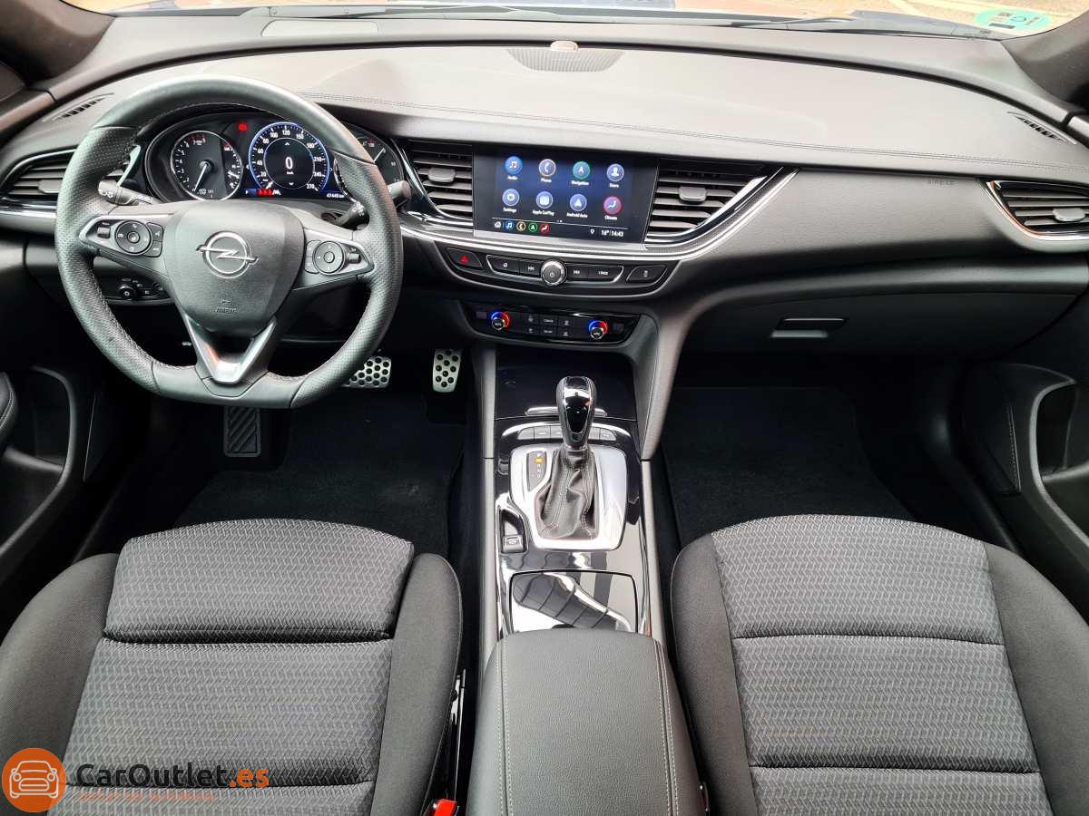 12 - Opel Insignia 2021 - AUTO