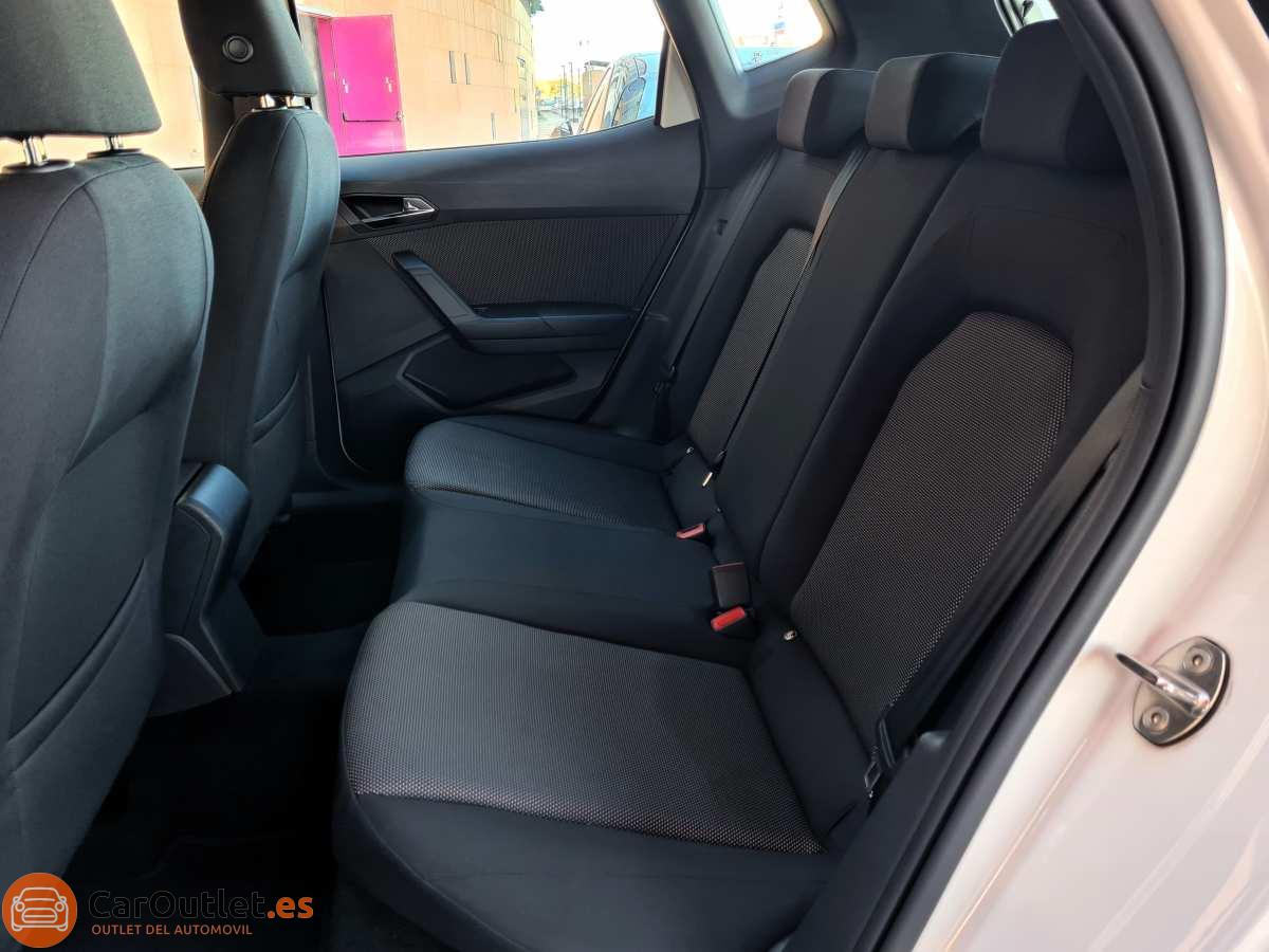 11 - Seat Arona 2017 - AUTO